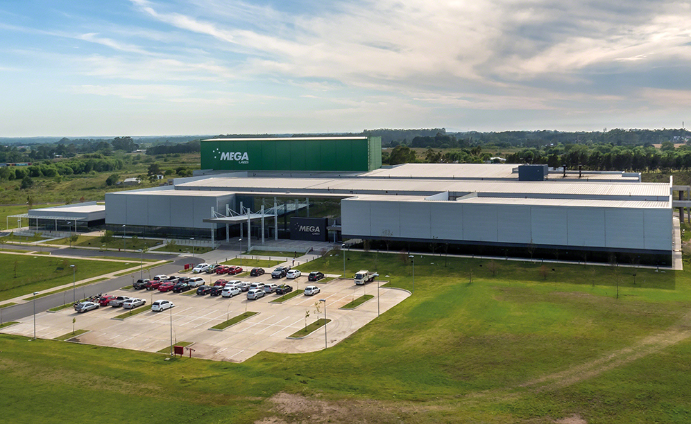 Mecalux ha construido para Mega Pharma un nuevo almacén automático autoportante en Uruguay con una capacidad que supera las 6.900 estibas