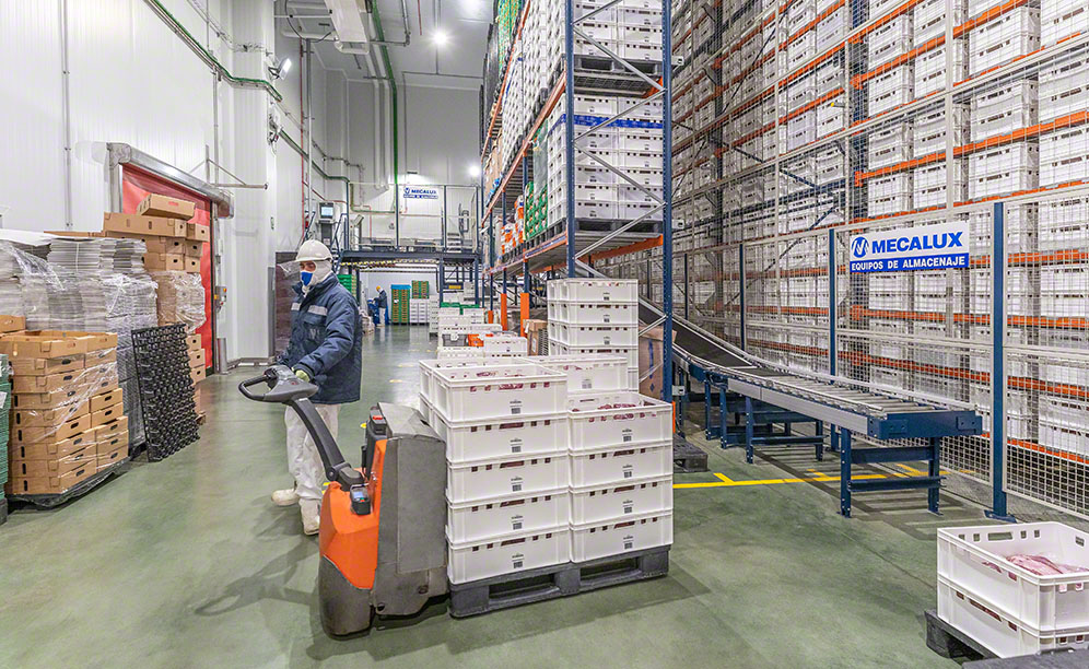 Almacenamiento automático de más de 32.000 cajas a temperatura refrigerada