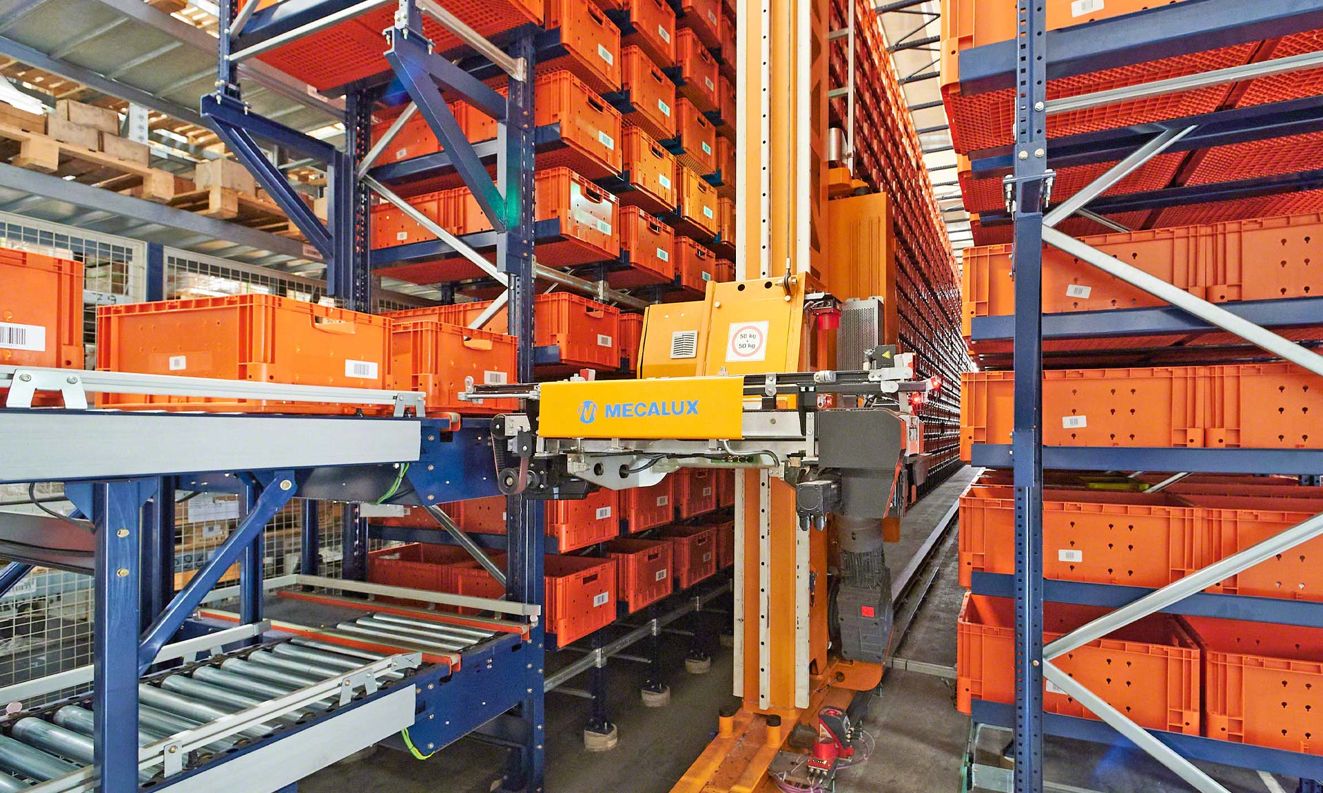 Bodega automatizada del distribuidor de tornillos ICF en Varese (Italia)